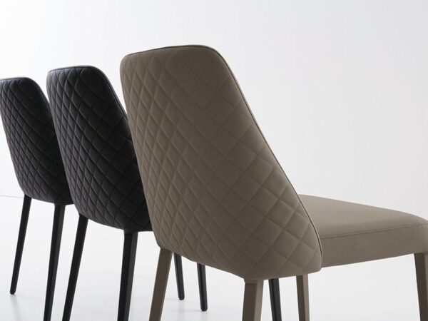 Polly chair